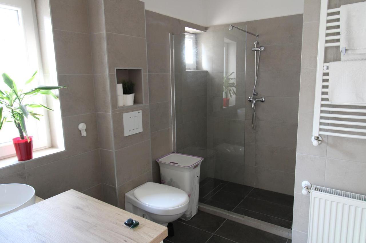 Garden Apartman House Lägenhet Pécs Exteriör bild